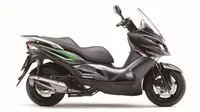 Kawasaki J125 memiliki suspensi belakang yang dapat diatur dengan lima setelan berbeda. 