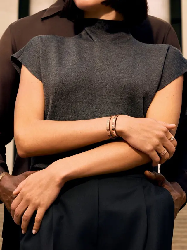 7 Ide Kado Romantis untuk Pasangan, Terinspirasi Cartier Love Unlimited