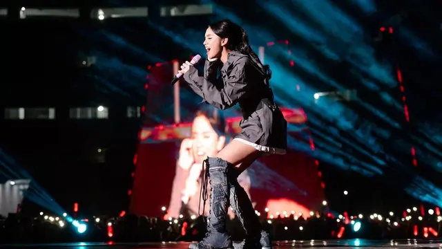 7 Gaya Memukau Lyodra di Atas Panggung, Masuk Lineup Asia Artist Awards 2022