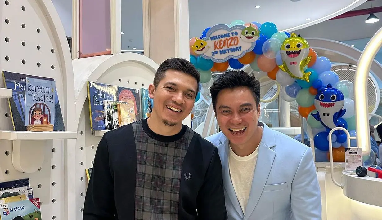 "Masih pake sling keliling. Tetap bisa aktivitas. Besok sudah syuting lagi. Sampai hari ini progresnya alhamdulillah (baik)," kata Zaskia Sungkar. [Instagram/irwansyah_15]