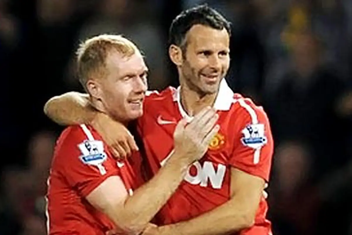 img_scholes_giggs.jpg