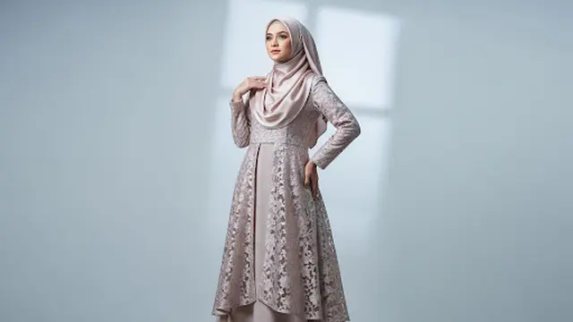 Dress Ceruty dengan Brokat Anggun