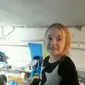 Amellia Anisovych, bocah Ukraina yang viral karena menyanyikan Let It Go di pusat perlindungan Bom. (dok. tangkapan layar video Twitter @Ankita20200)