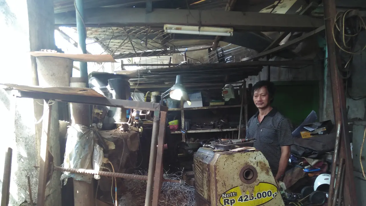 20160111-atlet-angkat-besi