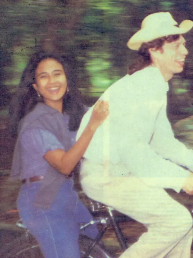 7 Potret Lawas Ria Irawan, Cantik Sedari Kecil