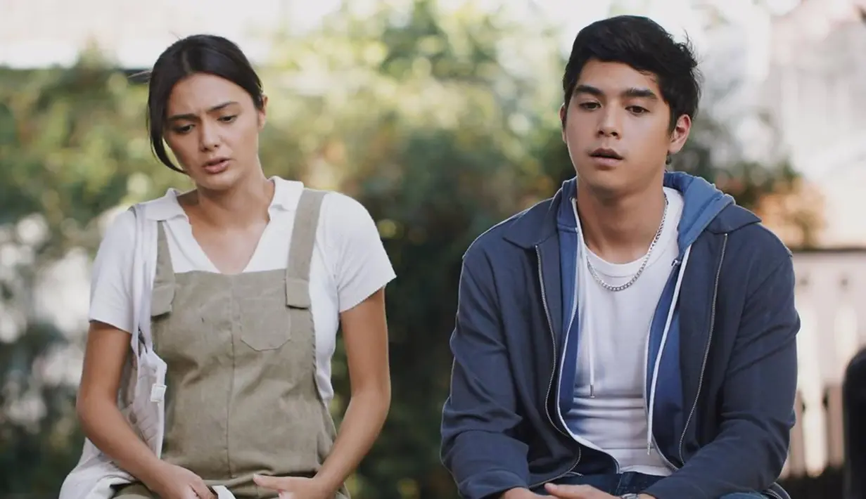 Sejak kabar putusnya Al Ghazali dengan kekasihnya Alyssa Daguise ramai diperbincangkan, tidak sedikit netizen yang mulai menjodoh-jodohkan keduanya. Apalagi dalam serial ini Al dan Amanda memang memiliki akting yang bagus saat tampil di depan kamera. (Liputan6.com/IG/alghazali7)