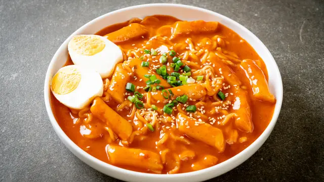 Ada Mie Sedaap Ayam Jerit, Ini Rekomendasi Makanan yang Pedasnya Beneran Nampol