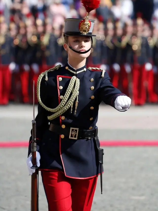 Gaya Maskulin Putri Leonor, Calon Ratu Spanyol yang Jadi Tentara Cantik Dalam Balutan Seragam Militer