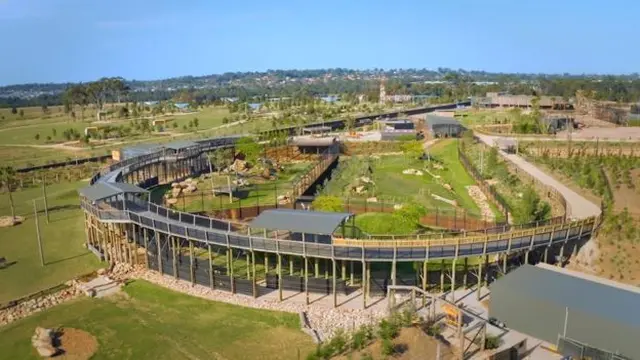 Kebun Binatang Sydney, sekitar 40 km (25 mil) dari barat ke pusat, sedang memasarkan dirinya ke tempat-tempat wisata terbesar di Australia.