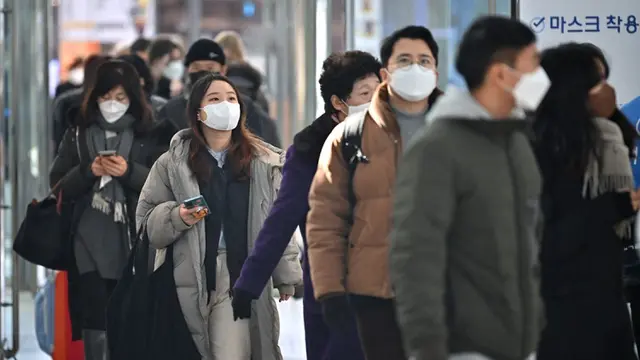 FOTO: Rekor, Kasus COVID-19 Harian Korea Selatan Tembus 100 Ribu