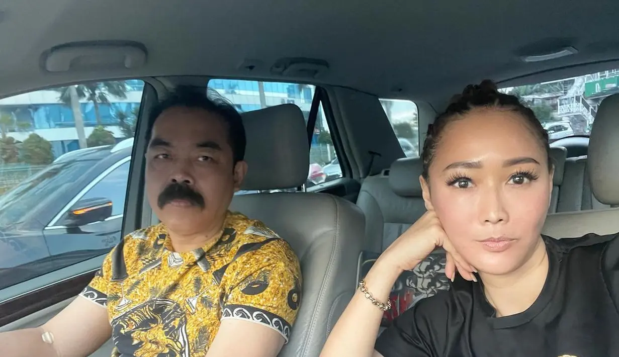 Jadi, ikhlas menerima pasangan dan kesabaran adalah kunci keharmonisan rumah tangga Inul. "Demikianlah cinta sehidup semati," tutupnya. (Foto: Instagram/ inul.d)
