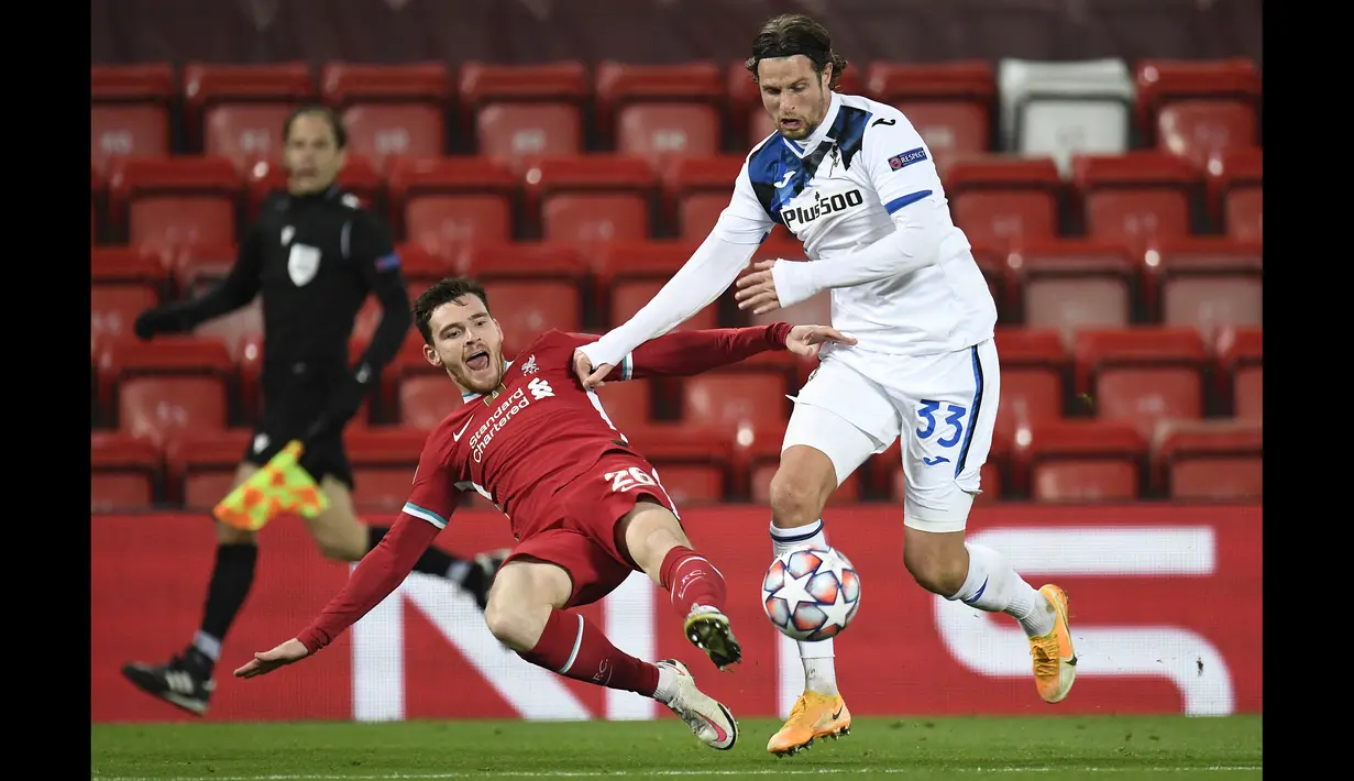 Bek sayap Atalanta, Hans Hateboer (kanan) saat ini adalah pemain tercepat di Liga Champions musim ini dengan kecepatan larinya mencapai 34,1 km/jam. (Foto: AFP/Pool/Peter Powell)