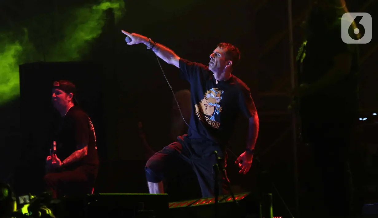 Penampilan grup band asal  Amerika Lamb of God saat tampil pada Festival musik hammersonic 2024 di Pantai Carnaval Ancol, Jakarta, Minggu (5/5/2024). (Liputan6.com/Herman Zakharia)