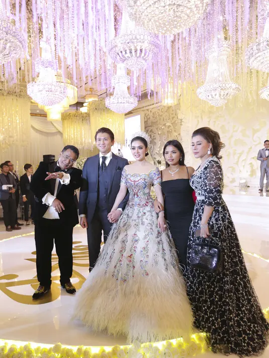 Syahrini dan Reino Barack