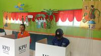 TPS 12 di Desa Binangun, Kecamatan Bantarsari, Kabupaten Cilacap mengusung tema unik, wayang santri. (Foto: Liputan6.com/Dok TPS 12 Binangun)