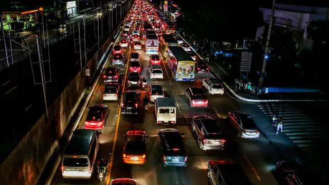 Kepadatan Lalu Lintas Manila Saat Covid-19 Melonjak