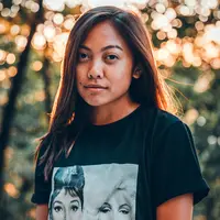 ilustrasi kepribadian perempuan/Photo by David Hurley on Unsplash