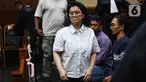 Terdakwa suap kepada hakim pemberi vonis bebas Gregorius Ronald Tannur, Lisa Rachmat bersiap mengikuti sidang pembacaan dakwaan di Pengadilan Tindak Pidana Korupsi (Tipikor) Jakarta, Senin (10/2/2025). (Liputan6.com/Angga Yuniar)