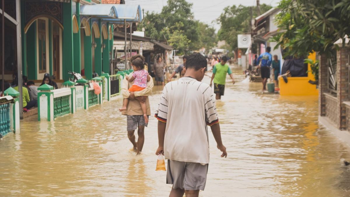 Lindungi Dirimu dan Keluarga dari Banjir dengan Panduan Safety First Ini