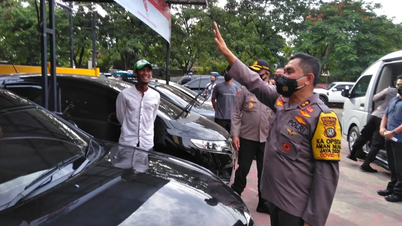 Kapolda Metro Jaya Irjen Fadil Imran berkunjung ke Markas Polsek Cengkareng, Jakarta Barat