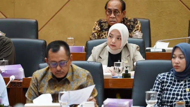 Anggota DPR RI dari Daerah Pemilihan Lampung I (hijab krem), Rahmawati Herdian. Foto : (Istimewa).