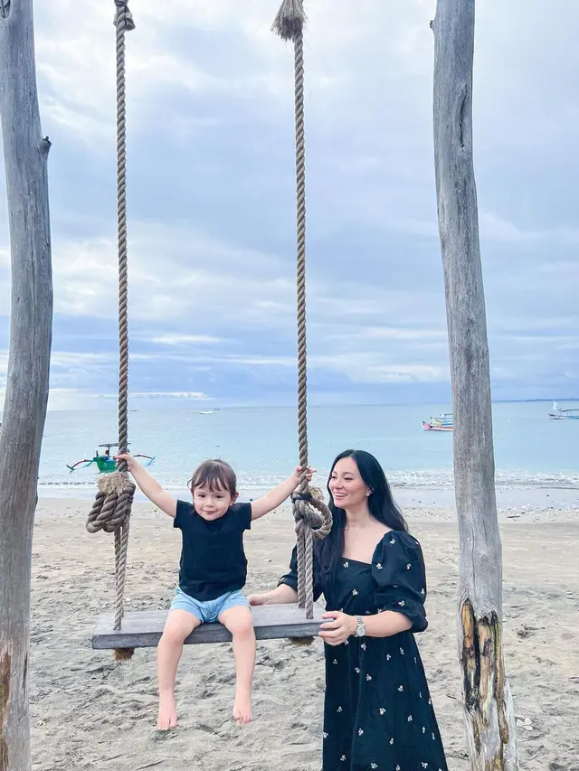 Asmirandah Berbagi Cara Menenangkan Anak saat Menangis