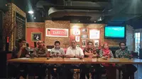 Delapan Calon Exco PSSI 2016-2020 yang tergabung dalam Calon Exco Reformis PSSI mendeklarasikan enam poin kerja jika terpilih di Jakarta, Jumat (28/10/2016). (istimewa)