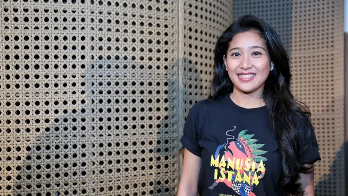 [Bintang] Demi Pertunjukan Puisi, Olivia Zalianty Giat Olahraga