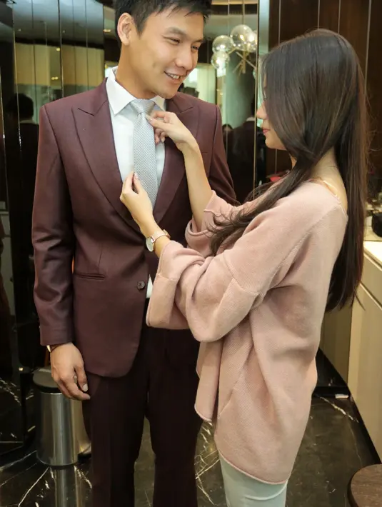 Fendy Chow dan Stella Cornelia akan mengikat janji suci pernikahan pada 23 Juli 2017 mendatang. Persiapan telah dilakukan 90 persen, dan berlokasi di Jakarta. Namun pasangan ini masih merahasiakan lokasinya. (Adrian Putra/Bintang.com)