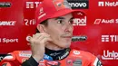Pecinta balap motor dunia sangat menantikan penampilan Marc Marquez. Akankah Marc Marquez mampu menaklukkan Sirkuit Mandalika?. Tampak dalam foto, pembalap MotoGP Spanyol dari Tim Ducati Lenovo, Marc Marquez bersiap untuk sesi latihan bebas jelang Grand Prix MotoGP Indonesia di Sirkuit Internasional Mandalika, Nusa Tenggara Barat, pada 3 Oktober 2025. (SONNY TUMBELAKA/AFP)