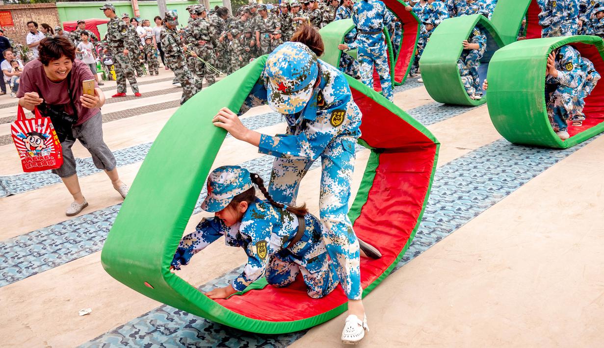 FOTO: Gaya Anak-Anak di China Saat Mengikuti Simulasi ...