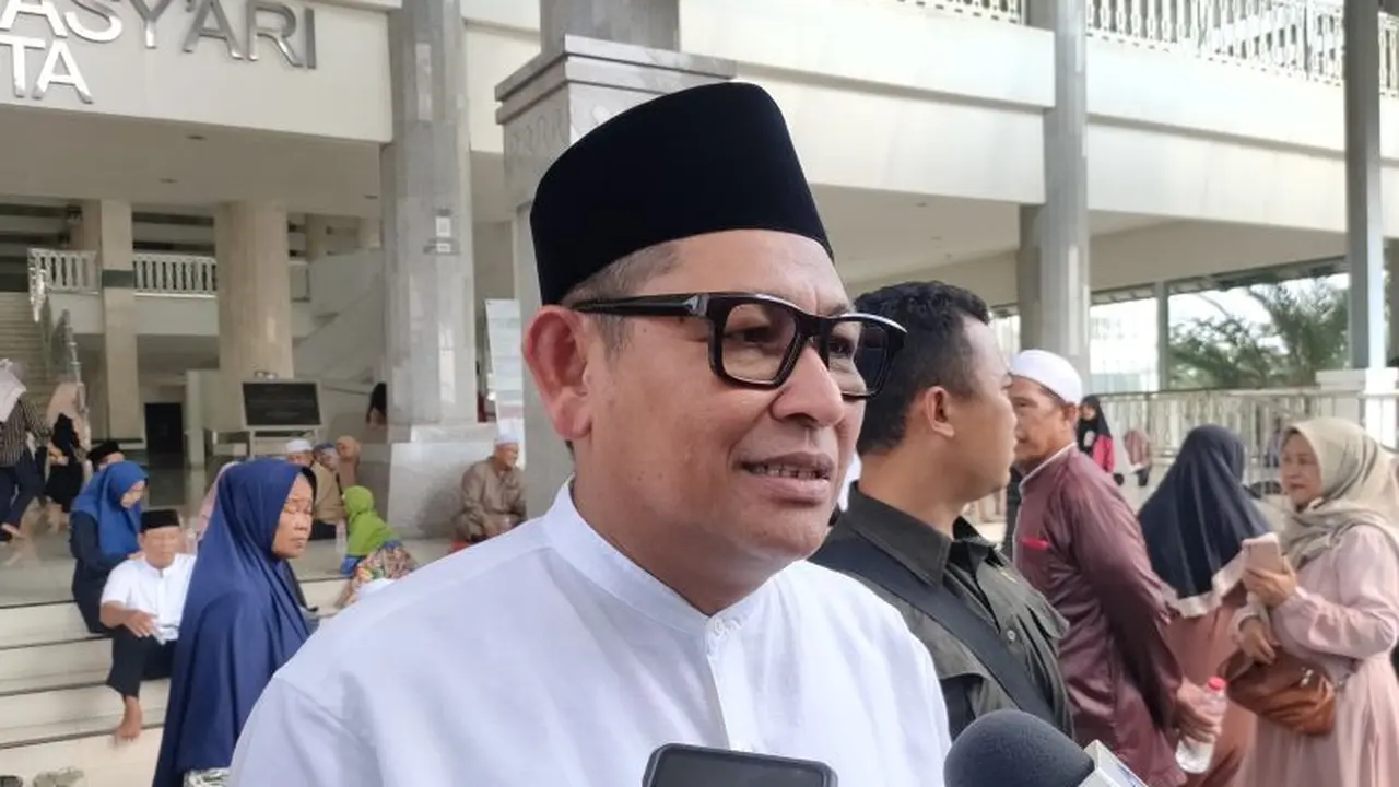 Anggota Komisi C DPRD DKI Jakarta Lukmanul Hakim menegaskan program Makan Bergizi Gratis (Program MBG) perlu dievaluasi.