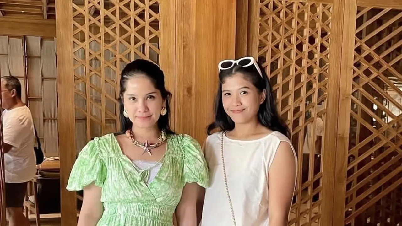 Tampilan Akhir Tahun Annisa Pohan Liburan ke Bali