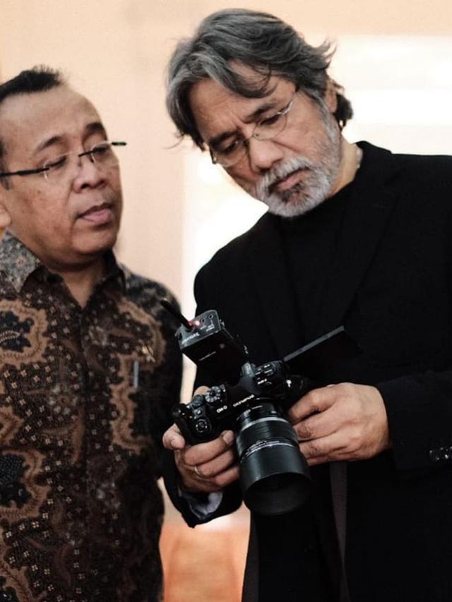 6 Momen di Balik Pemotretan Foto Resmi Presiden Jokowi dan Ma'ruf Amin - Hot Liputan6.com