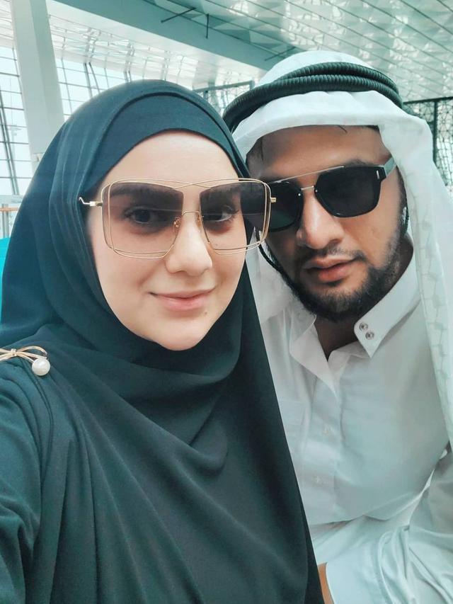 Potret Ammar Zoni dan Irish Bella saat di Madinah, Bikin Syhadu
