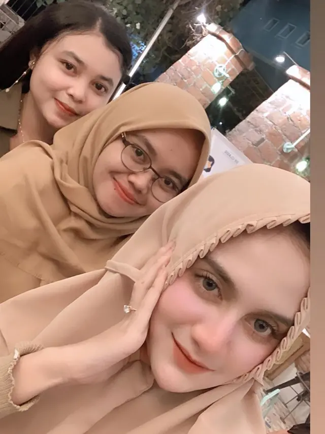 Punya Wajah Blasteran, Ini 7 Pesona Pedangdut Irenne Ghea