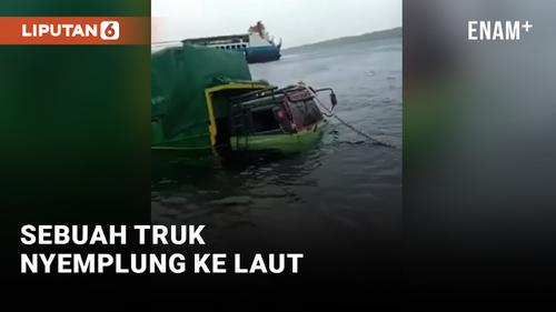 VIDEO: Diduga Akibat Rem Blong, Truk Terjun ke Laut