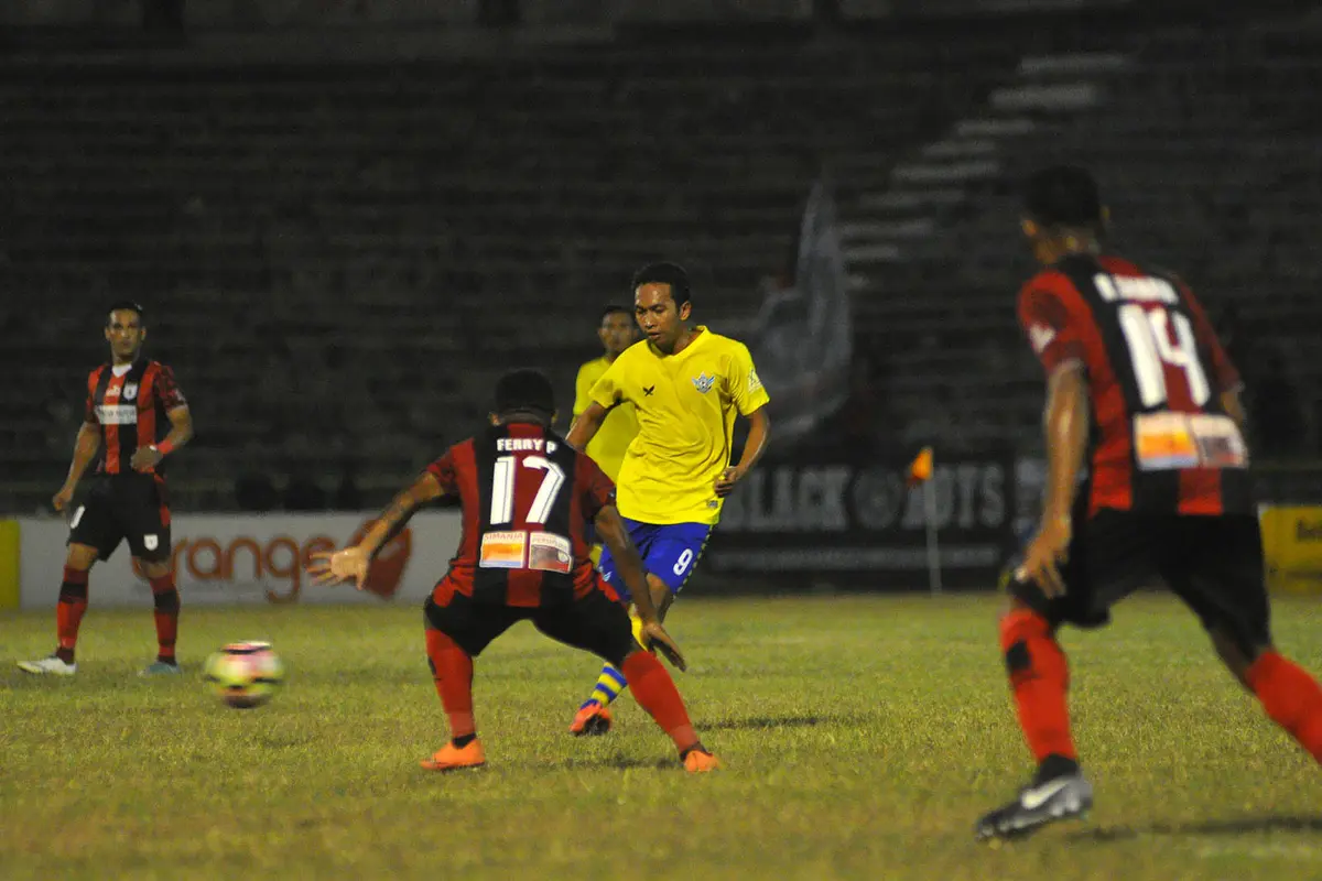 Persegres Gresik United vs Persipura