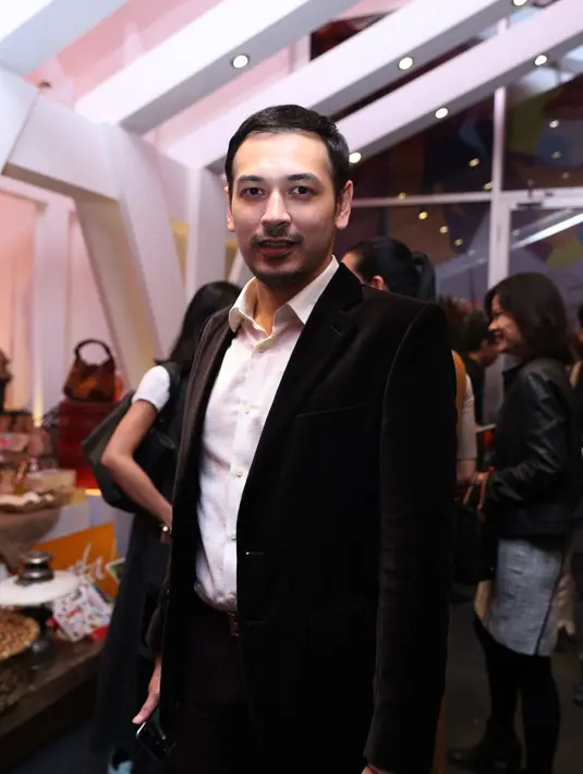 Bagi yang belum tahu, pria kelahiran 29 Desember 1980 ini tak lain adalah keponakan Ari Wibowo dan Ira Wibowo.  (Andy Masela/Bintang.com)