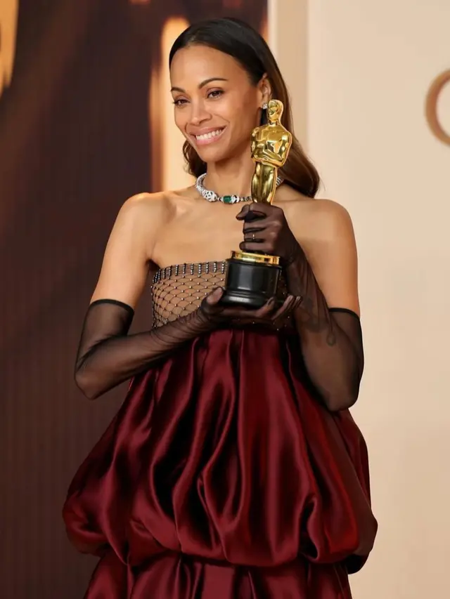 Oscar 2025 catat banyak sejarah, ini deretan pemenang yang ukir rekor. (credit:instagram.com/zoesaldana)