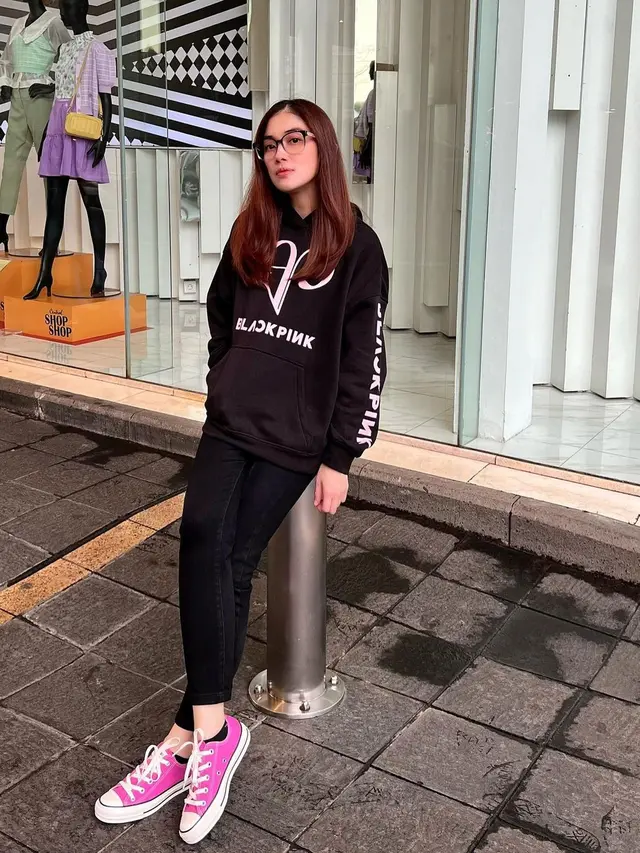 [Fimela] Adik Sandra Dewi