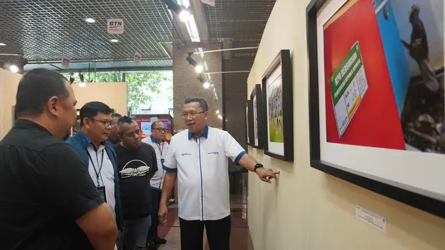 Direktur Utama Sambangi Pameran Foto Anugerah Jurnalistik BTN