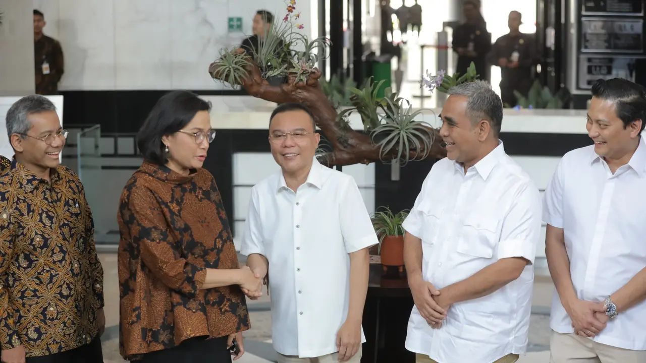 Tim Gugus Tugas Sinkronisasi Prabowo-Gibran menyambangi kantor Kemenkeu di Kawasan Lapangan Banteng, Jakarta, Jumat (31/5/2024).