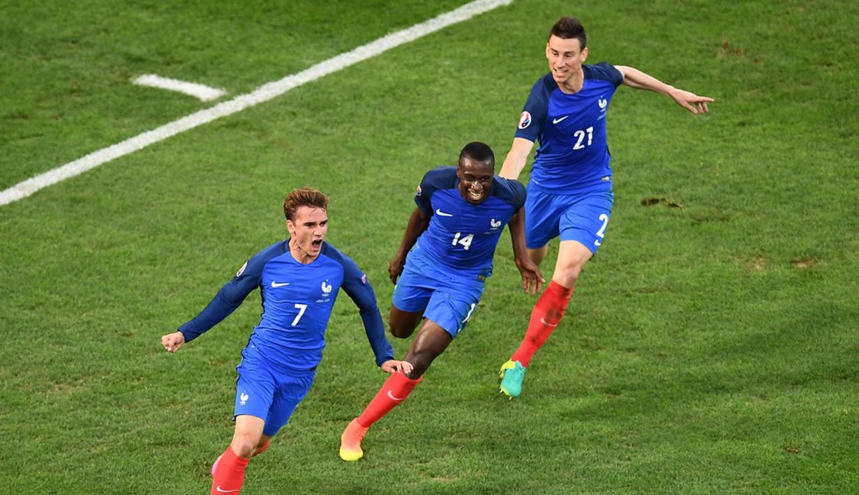 Pemain Prancis merayakan gol Antoine Griezmann ke gawang Albania pada laga Grup A Piala Eropa 2016 di Stade Velodrome, Marseille, Kamis (16/6/2016) dini hari WIB. (AFP/Anne-Christine Poujoulat)