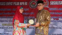 Ketua MPR RI Zulkifli Hasan memberikan apresiasinya pada Guru TK dan SDIT yang menanamkan nilai nilai agama dan ke Indonesiaan sejak dini.