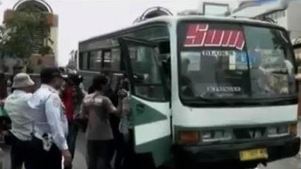 Sopir Kopaja Ini Marahi Petugas Sudin Perhubungan Saat Dirazia