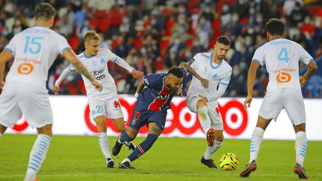 Tensi Panas di Laga PSG Kontra Marseille, Baku Hantam Pemain Hingga 5 Kartu Merah