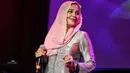 Tak hanya live music, pergelaran busana atau fashion show pun dilaksanakan di acara tersebut. (Adrian Putra/Bintang.com)