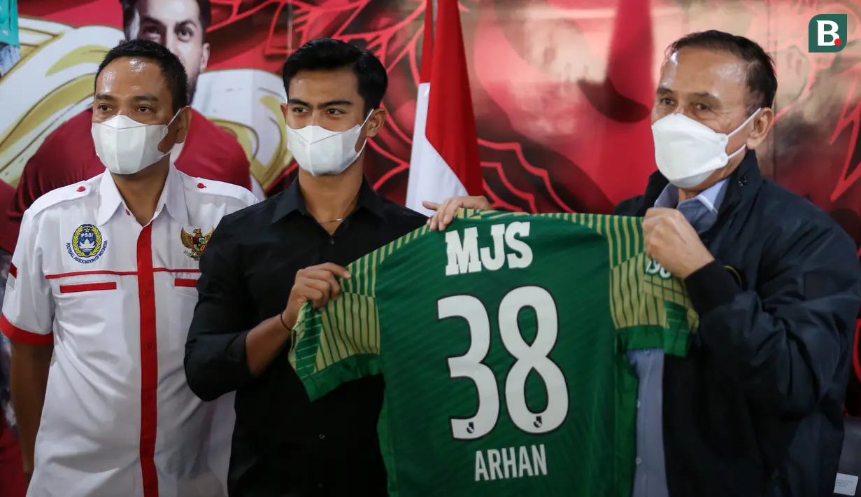 Pratama Arhan dikontrak Tokyo Verdy selama dua musim. Kedatangan Pratama Arhan membuat pos bek sayap kiri Tokyo Verdy penuh sesak. Pesepak bola berkaki kidal itu perlu bersaing dengan dua pemain untuk merebut posisi utama. (Bola.com/Bagaskara Lazuardi)