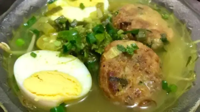 Resep soto perkedel telur. (dok. Cookpad @Ridhapuspita94)